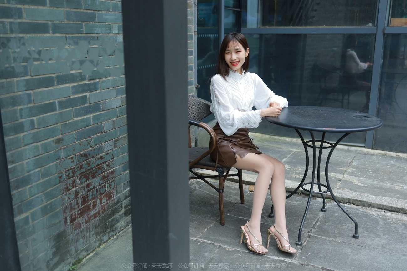 [IESS异思趣向] 耽丝 220406美子的金色凉鞋 [84P/100MB]