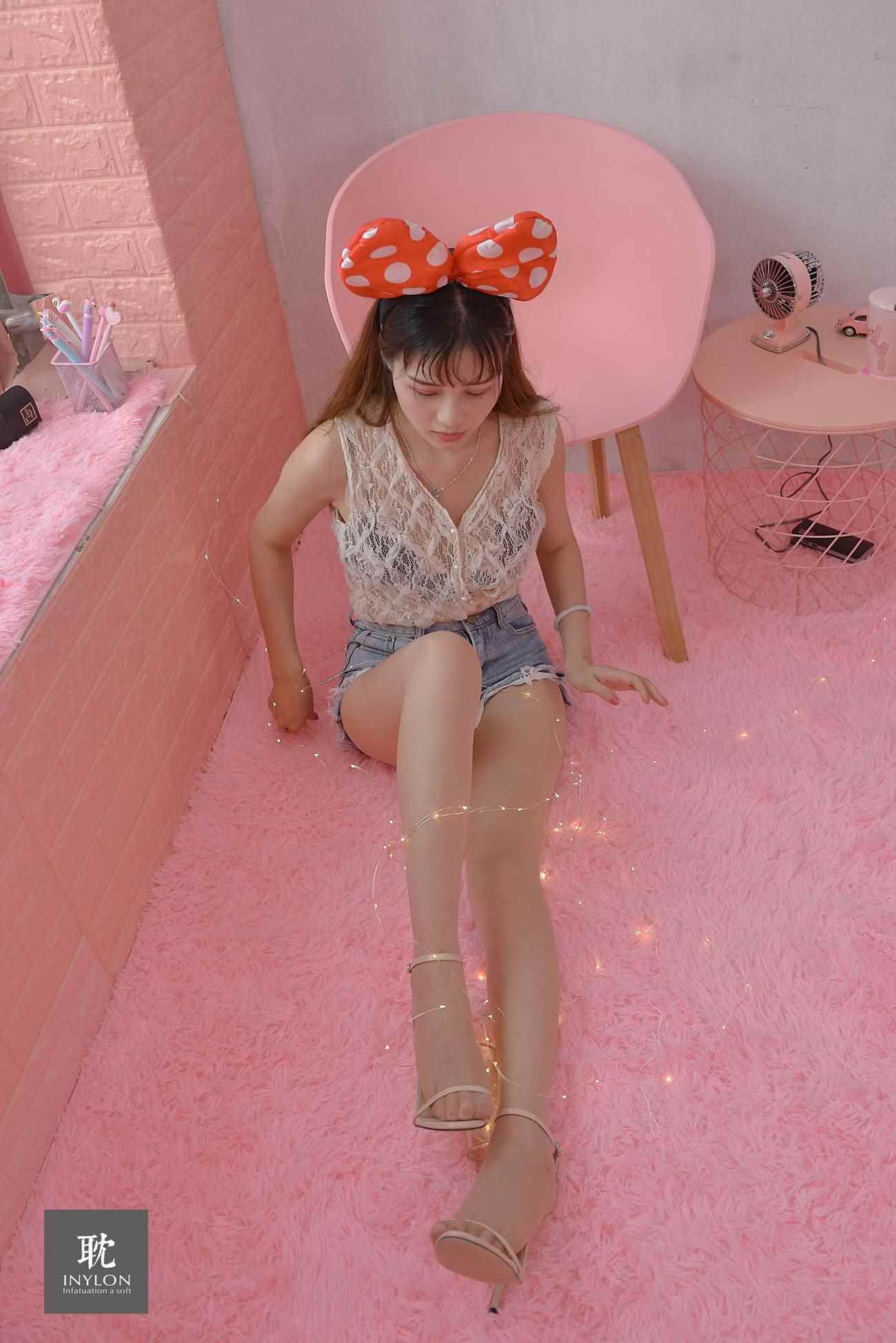 [IESS异思趣向] 普惠集 234 九妹 快乐的丝袜 [73P/94MB]